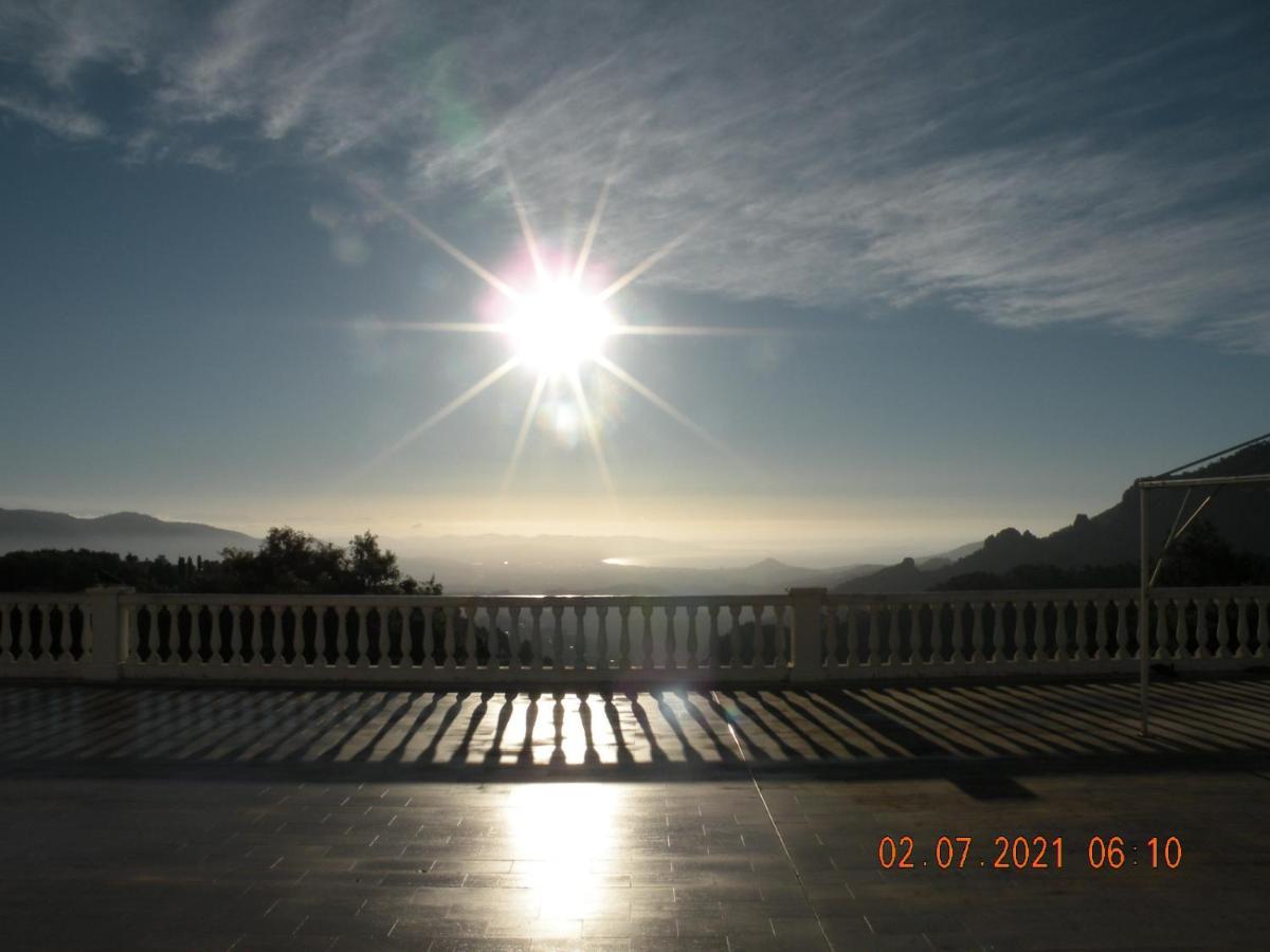 Magnifique Immense Terrasse Jacuzzi Prive Love hôtel Fréjus